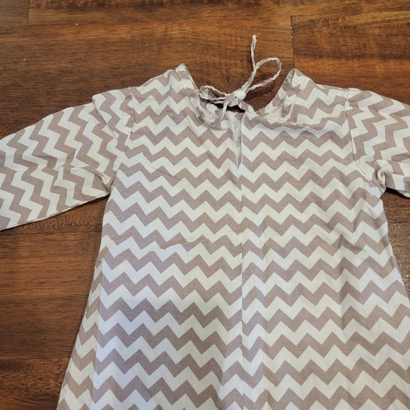 Chevron dress with "K" monogram Size 4t - Picture 3 of 3